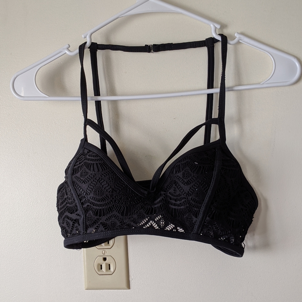 No boundaries black halter design swimsuit top